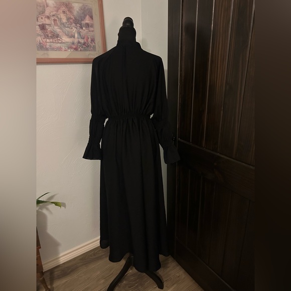 Black zip up tech gear fitted collared maxi dress - Picture 10 of 11